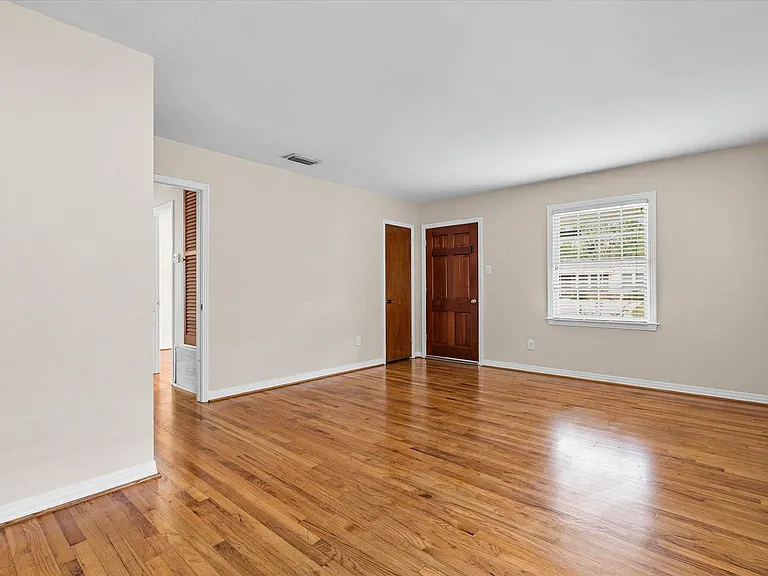 161 Poydras Ave — Photo 4