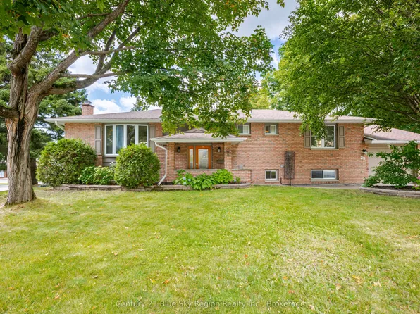 29 Carriage Cres, North Bay, ON P1C 1G5