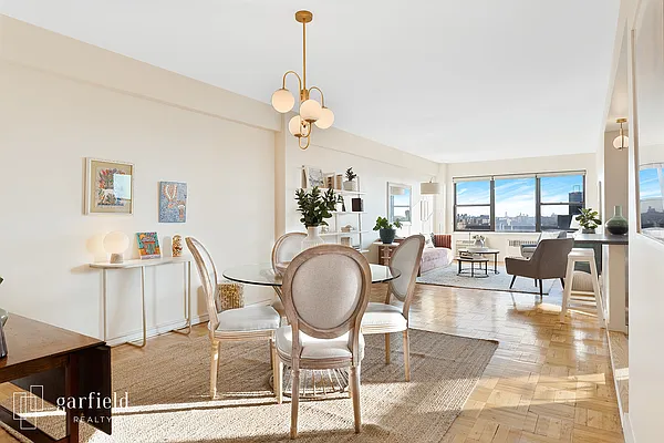 Sold by Garfield Realty  | media 3