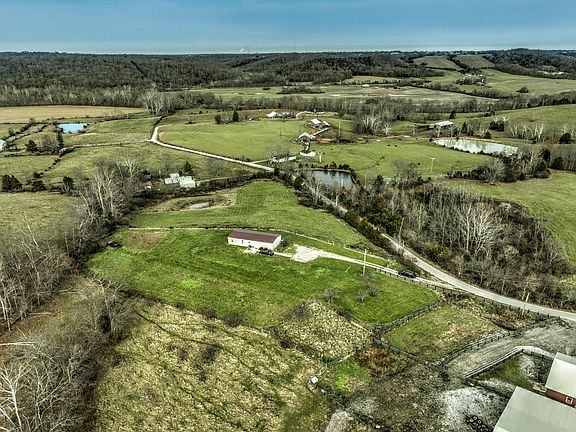 4th image of 385 Mosby Creek Rd