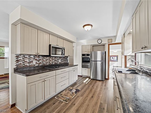 2nd image of 3933 Elmore Rd