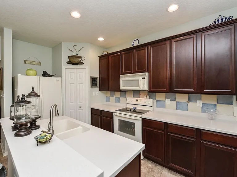 3413 Parkridge Cir — Photo 10