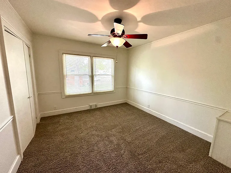 1003 Robinhood Ln — Photo 13