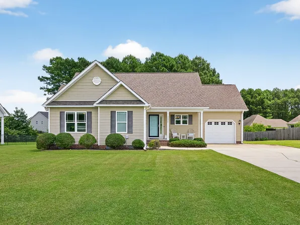 1726 Ballard Rd, Fuquay Varina, NC 27526