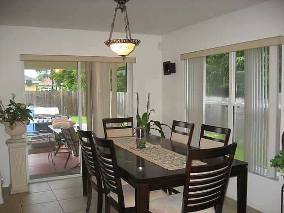 5th image of 286 SW Tulip Blvd