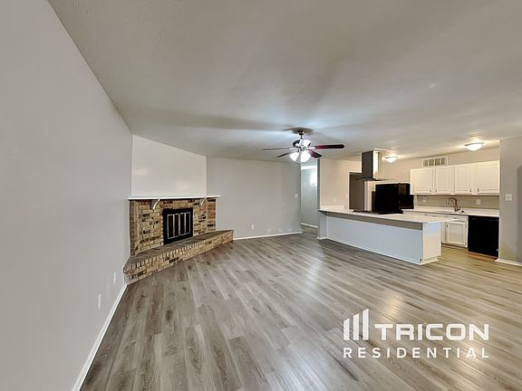 3rd image of 1417 California Trl