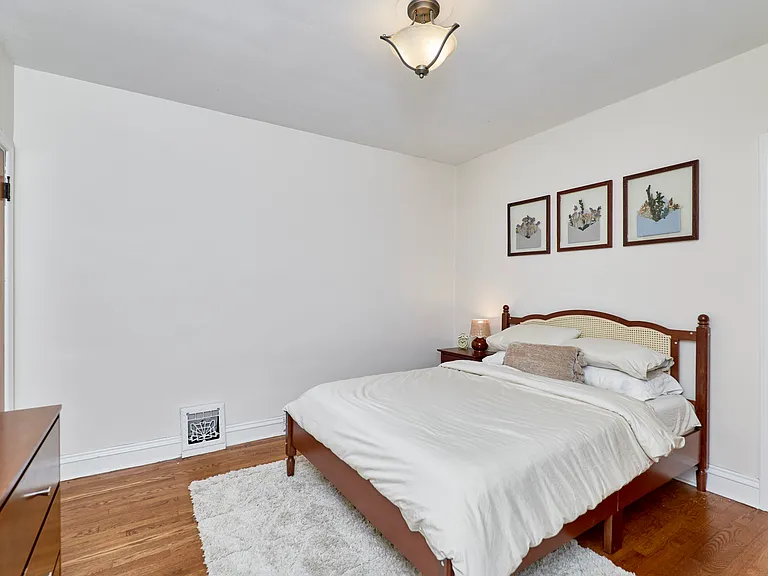 5210 Pernod Ave — Photo 17