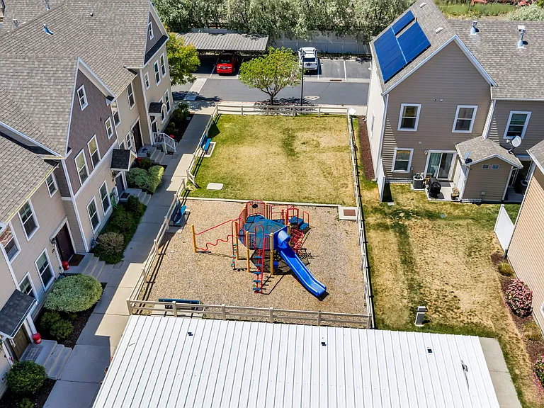 164 W Carrick Dr — Photo 12