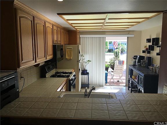 Kit from DinRm pre remodel