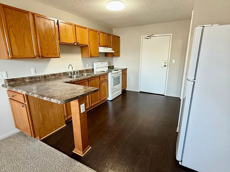 Parkview Apartments — Photo 36