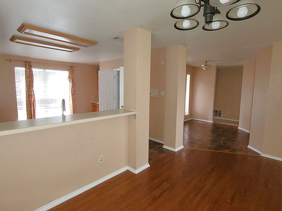 2014 Grey Fox 2 living rm (2)_04182024