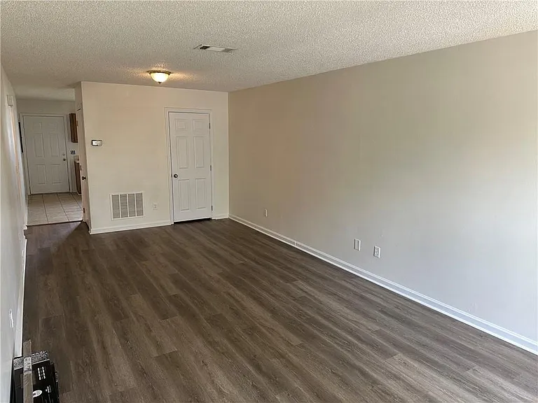 890 E Cherry St #201 — Photo 16