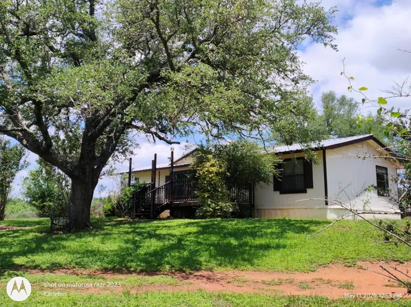 601 E Austin St, Llano, TX 78643