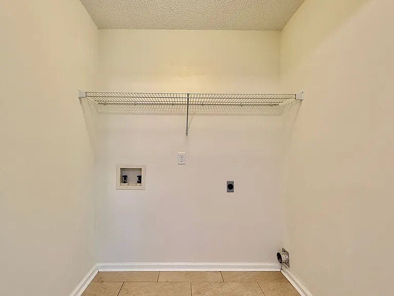 75 Woody Ct — Photo 12