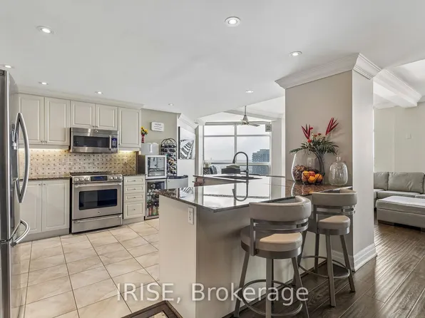 9 George St N #Penthouse 01, Brampton, ON L6X 0T6