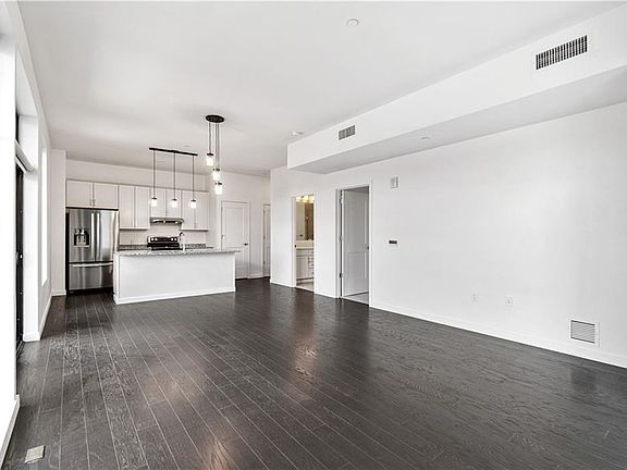 2nd image of 2635 Penn Ave #301