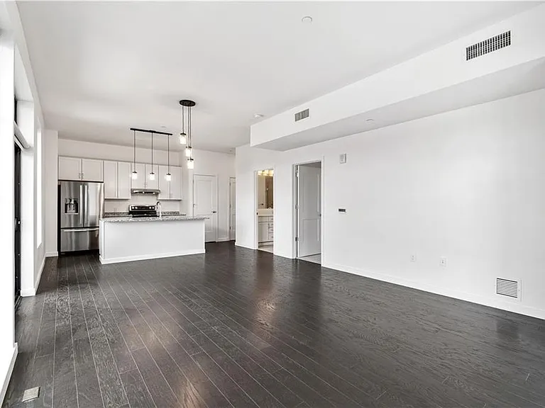 2635 Penn Ave #301 — Photo 2