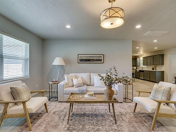 5th image of 1501 Carlton Way