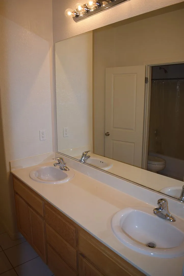 Beautiful 3 bedroom home — Photo 2