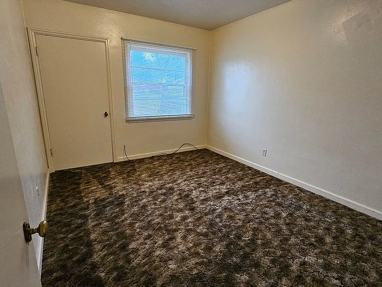515 W Milwaukee Dr — Photo 12