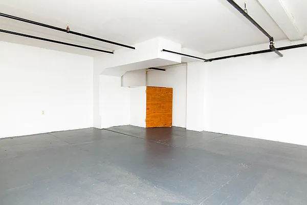 Rented by Nooklyn NYC LLC | media 42