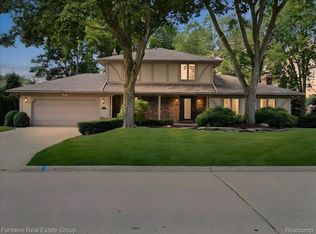 16131 Winchester Dr, Northville, MI 48168