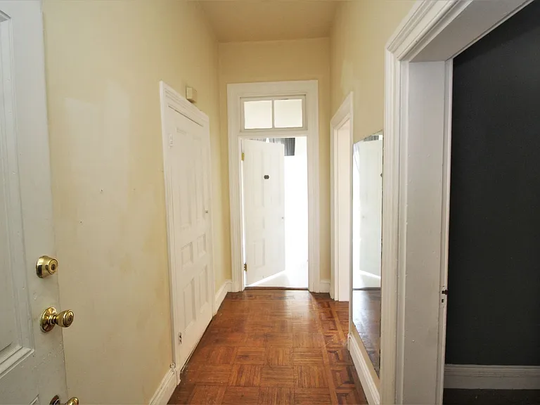 808 Cathedral St — Photo 3