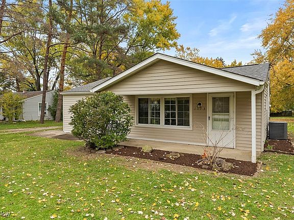 2nd image of 2073 Josephine Blvd
