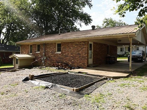 2nd image of 204 W Olive St