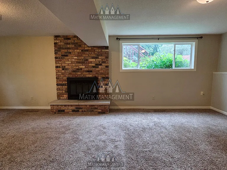 2609 25th St NW — Photo 45