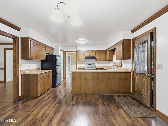 5th image of 602 Laura Lee Street