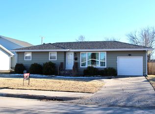 204 E 32nd St, Hays, KS 67601