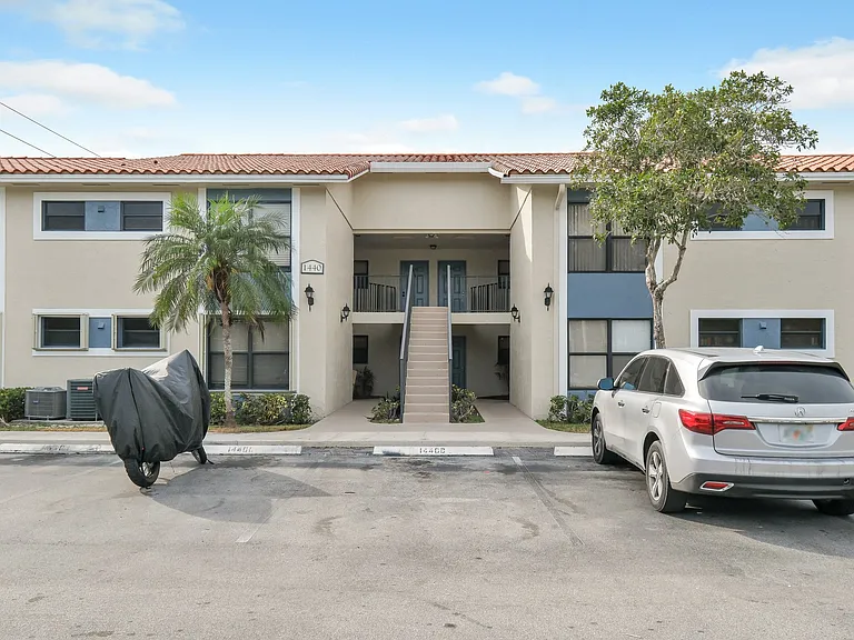 1440 Lake Crystal Dr #B — Photo 16
