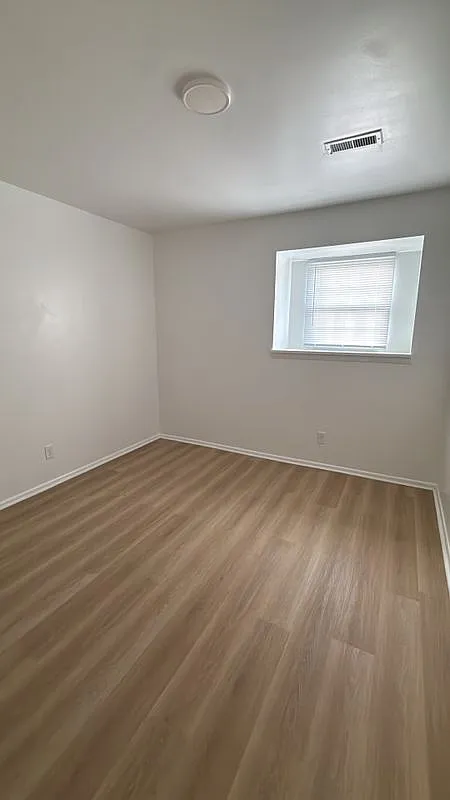 3 bed, 1.5 bath, 1109 sqft, $950 — Photo 4