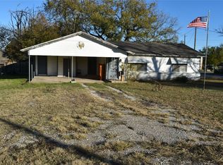 111 S Kickapoo St, Lipan, TX 76462