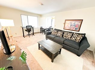 308 NE 45th St APT 1, Seattle, WA 98105