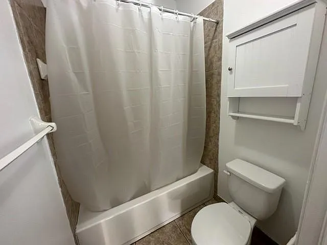 1035 NE 10th Ave #3 — Photo 34