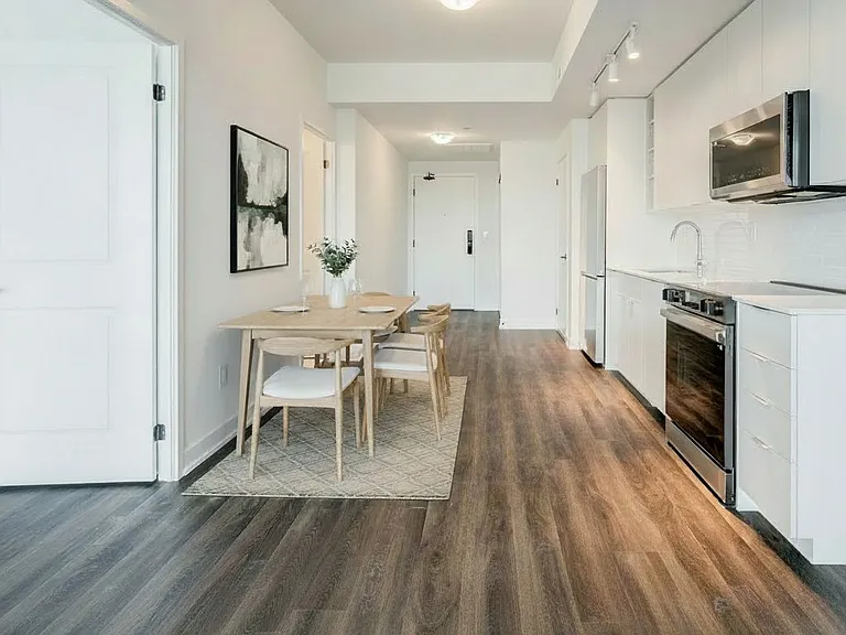 2075 Lakeshore Rd #811 — Photo 2