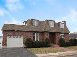 3 Riverway Rd, Salem, MA 01970