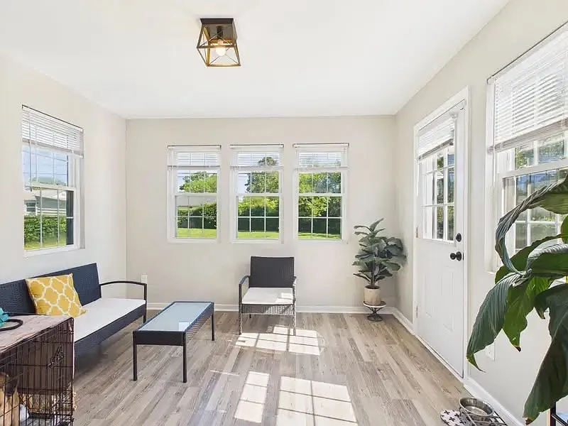 3 bed, 1578 sqft, $2,400 — Photo 3