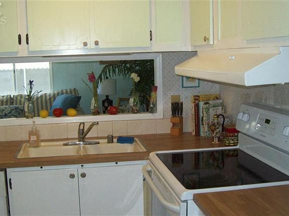 4th image of 4931 Gulfgate Ln
