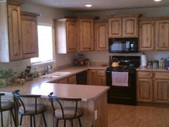 3rd image of 931 W Burro Way