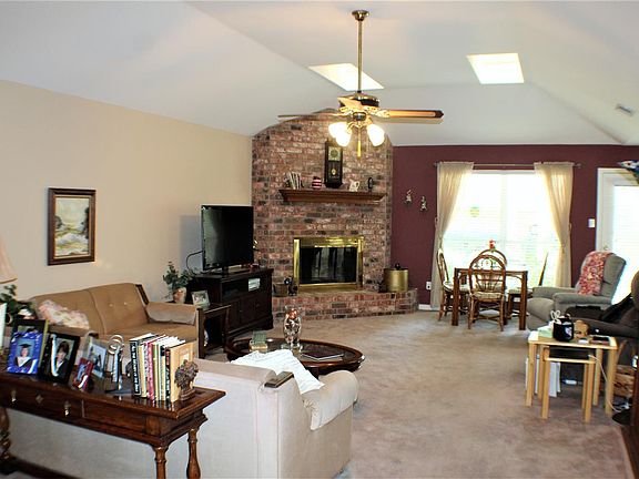 2nd image of 1230 Towne Lake Dr