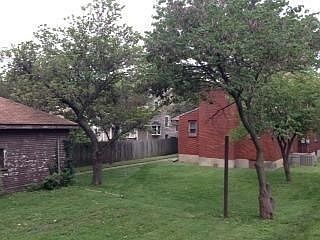 4th image of 2404 Superior Ave