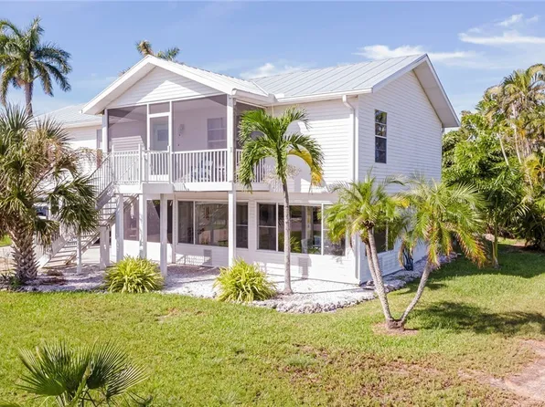 2471 Avocado St, Saint James City, FL 33956