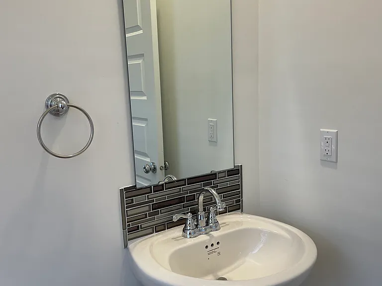 17295 Gibson Dr — Photo 30