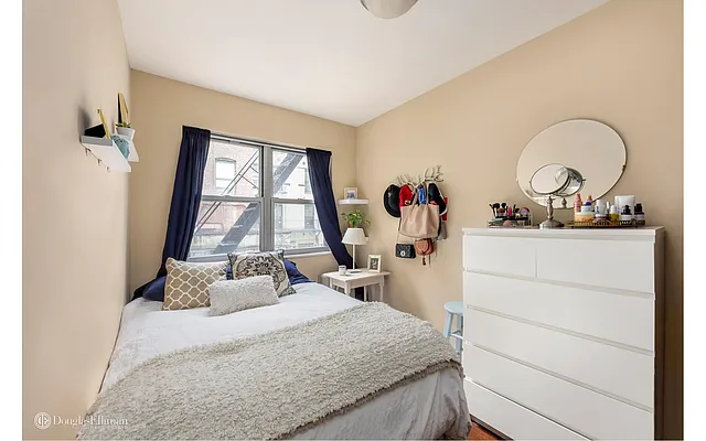 Rented by Douglas Elliman | media 7