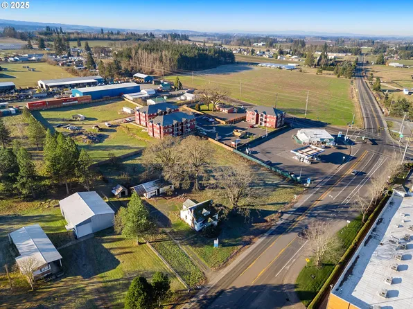 1522 W Main St, Molalla, OR 97038