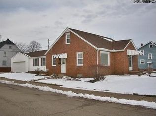 401 Bellflower Ave NW, Canton, OH 44708