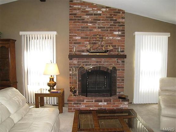 3rd image of 786 Crescent Woods Dr
